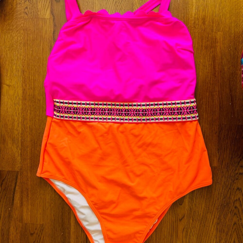 Cupshe one-piece bathing suit, size L, high ruffled neckline, wide straps, NWT